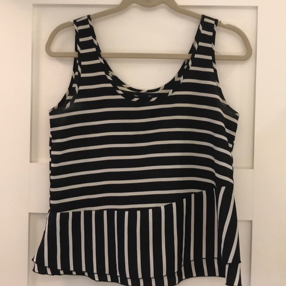 Cute Gap Top - Picture 1 of 4